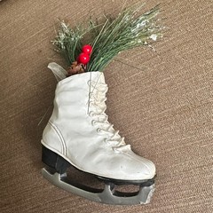 White Ice Skate Ornament Pinecone Berries Christmas Tree Decor Realistic Holiday