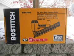 BOSTITCH BTF83WW 3.25″ 28-Degree Pneumatic Top Load Wire Weld Framing Nailer