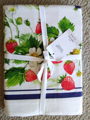 NWT Williams Sonoma Berry Tablecloth Summer Fruit Vines 70″ x 108″