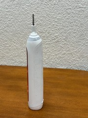 Oral-B Electric Toothbrush BRAUN Type 3765 , Works, Sticky body