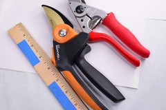 Felco 15  High Performance Pruning Shears Swiss Made Hand Pruner + Fiskars P552