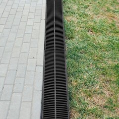 VEVOR Drainage Trench Driveway Channel Drain Kit Plastic Grate-5.8″x5.2″-6 Pack