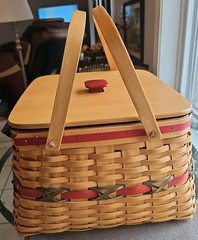 Longaberger 12 Days of Xmas Basket 14″ +3 Protectors (1 Divided)+Liner+Lid 2000