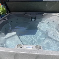 AquaRest Spas HU2 Gray Square Hot Tub 4-Person 300 Gal w/ Cover Panel