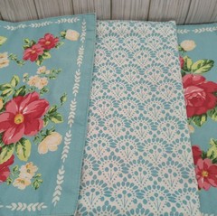PIONEER WOMEN- VINTAGE- FLORAL REVERSIBLE PLACEMAT -18.5″ X 14″- SET OF 4