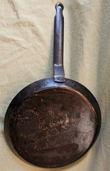 De Buyer Crepe Omelet Pan Frying Skillet Made in France Carbon Steel 9.5″ Used
