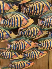 STURDY METAL COLORFUL SCHOOL of FISH Wall Decor / Sculpture * 21” X 18.5”