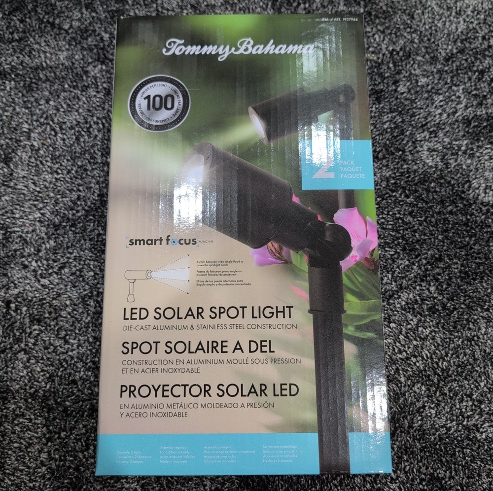 Tommy Bahama LED Solar Spotlights – Smart Focus – 100 Lumens – 2 Pack, NIB