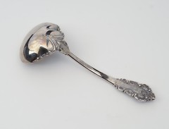 Solid Gravy Ladle Antique Baroque Silverplate by Wallace Silver 6.5 in