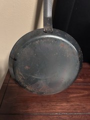 de Buyer Mineral B Classic Carbon Steel Cree Pan 9.5” It Has Some Rust Spots