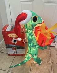 Christmas Geico Gecko Light Up 30 Inch Yard Decor RARE Hard To Find