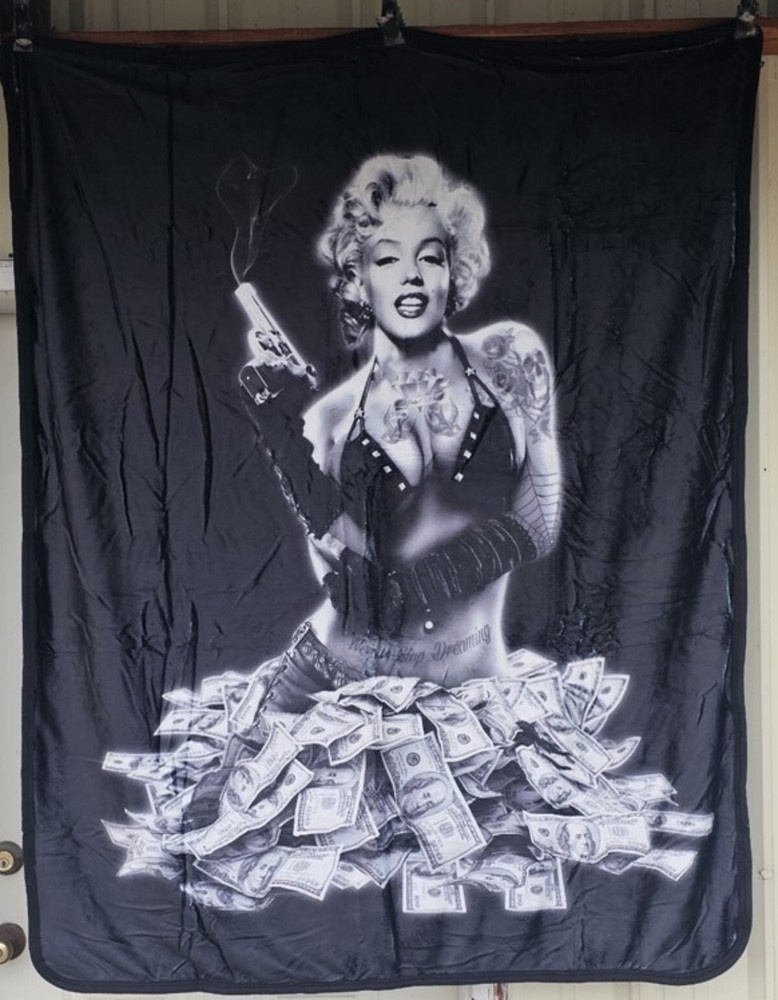 MARILYN MONROE MONEY SHOT TATTOO GUN HUNDRED THROW BLANKET SHERPA BACK 50X60