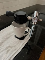 Portable Aluminum Espresso Maker w/ Stand – Brand New – CO2 Powered Black 58mm
