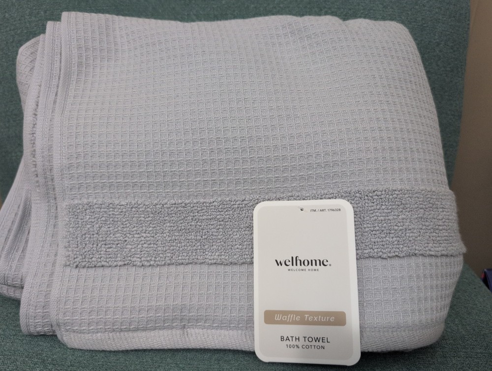 WelHome Waffle Bath Towel 29 in x 58 in in Gray