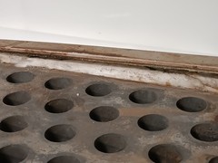 Custom hot block with 2-prong plug, 19.5 x 13 x 5 inches, loose frame as shown