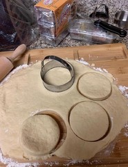 3 Pieces Round Biscuit Cutter with Handle – Stainless Steel Round Circle Doughnu