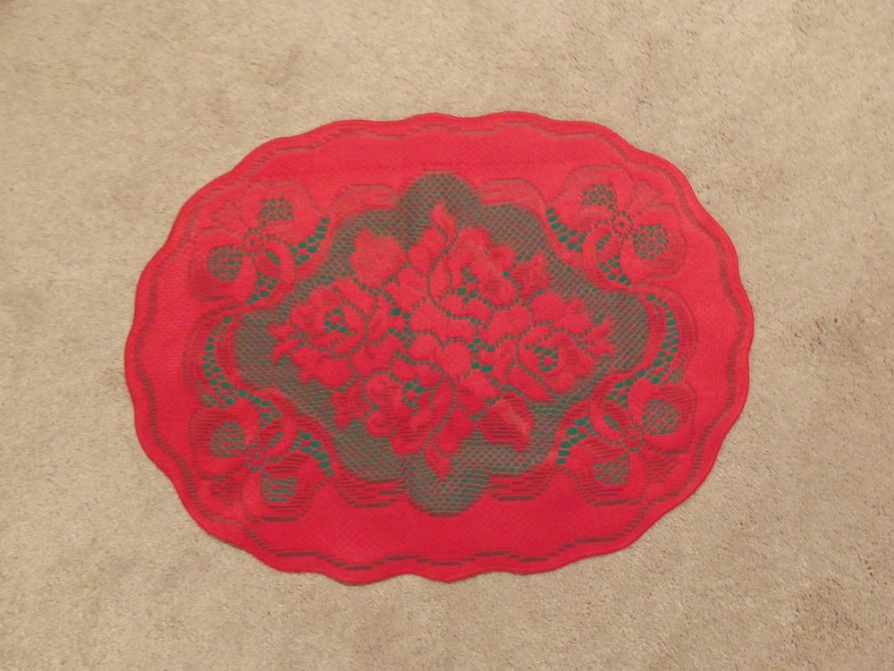 Lace Table Doily/Placemat Green w Red Roses & Bows set of 2