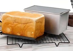 Versatile 10×3.93×4.4in Pullman Loaf Pan with Lid – Durable Non-Stick Bakeware