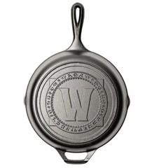 World of Warcraft Midnight 10.25″ Cast Iron Skillet Pan Cinder Kitten Companion