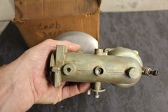Briggs & Stratton 391073 NOS CARBURETOR FITS MANY MODELS STARTING WITH 243 NOS
