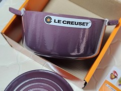 Le Creuset Cocotte 24cm 9.5in 4.5qt Fig Purple Silver knob Cast Iron Dutch oven