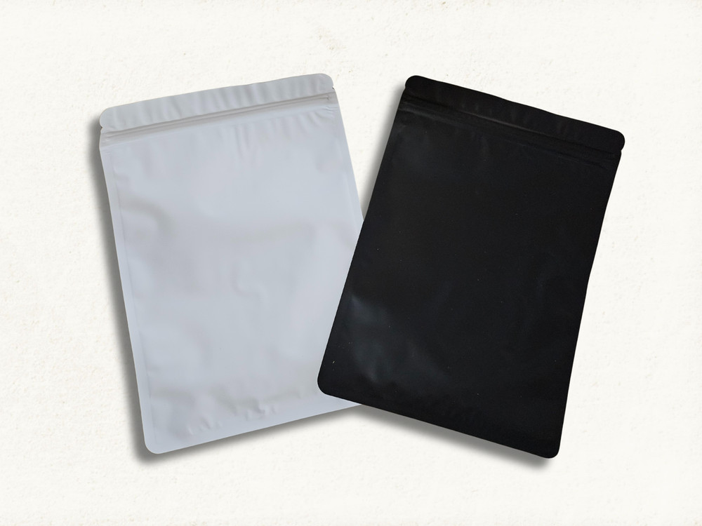 Black/White Mylar Foil Pouches Bags, Resealable – XL Size 7.5″ x 5.5″