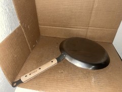 de Buyer Mineral B Element Carbon Steel Crepe Pan 9.5” France Wooden Handle