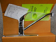 New Unused Symmons S-23 Symmetrix Single Lever Kitchen Faucet Polished Chrome