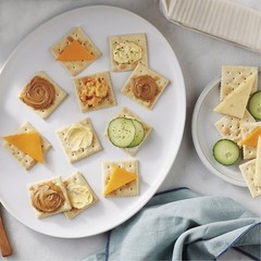 Premium Saltine Crackers, Family Size, 24 oz