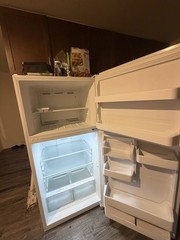 Insignia NS-RTM18 18.1cu.ft. Top-Freezer Refrigerator – White