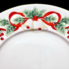 VTG 1990 SANGO NOEL 10.25″ Dinner Plates 8401 Christmas Holly & Ribbons SET/7