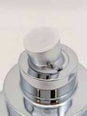 Lucinn Pro Filtered Round Modern Showerhead Wall Mounted in Polished Silver
