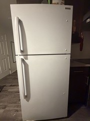 Insignia NS-RTM18 18.1cu.ft. Top-Freezer Refrigerator – White