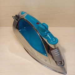 Sunbeam Steam Master Prof Iron Silver/Blue Model GCSBSP-201 Retractable Cord
