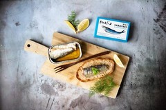 Matiz Sardines in Olive Oil 4.2 Ounce Can Pack of 5 Spanish Gourmet Wild Caug…