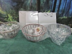 SET OF 3 MIKASA GOURMET CIRCULAR FRUIT BASKETS. BROWN, SILVER & TAN