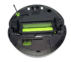 iRobot Roomba j7+ Vacuum CLEAN TESTED Auto Empty Dock Works Great