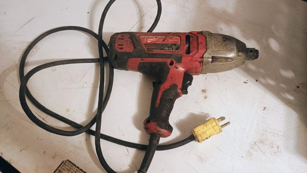 Milwaukee 9075-20 Red/Blk 3/4″ Impact Wrench Corded Socket Retention Tested READ
