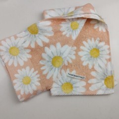 NWOT Deborah Connolly Daisy Daisies One Bathroom Hand Towel Pink White Yellow