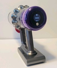 GENUINE Dyson V11 SV28 Cordless Stick Vacuum Main Body & Click-In Battery *READ*
