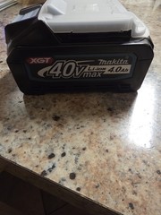 Makita XGT 40V Max Lithium-Ion (Li-Ion) 4.0Ah Battery Pack, Black