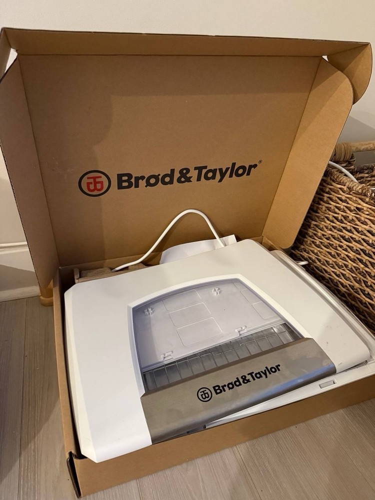 Brod & Taylor Countertop Proofer Electric White with Clear Lid