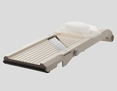 Benriner Super Slicer Mandolin, Japanese Wide Vegetable Slicer w/4 Blades, NO.95