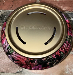 Bath & Body Works 4.25″ Covered in Roses Ribbed Glass Candle Holder Pedestal NIB