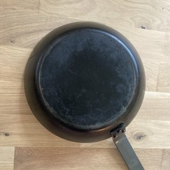 de Buyer Mineral B Classic Carbon Steel Omelette Pan 9.5” Seasoned Nonstick