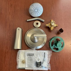 NEW MOEN 82518SRN Spot Resist Brushed Nickel Findlay Tub & Shower Faucet B42