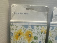 Martha Stewart “Flower Basket” Yellow, Blue Flowers Wall Border – 6.75 in x 5 yd