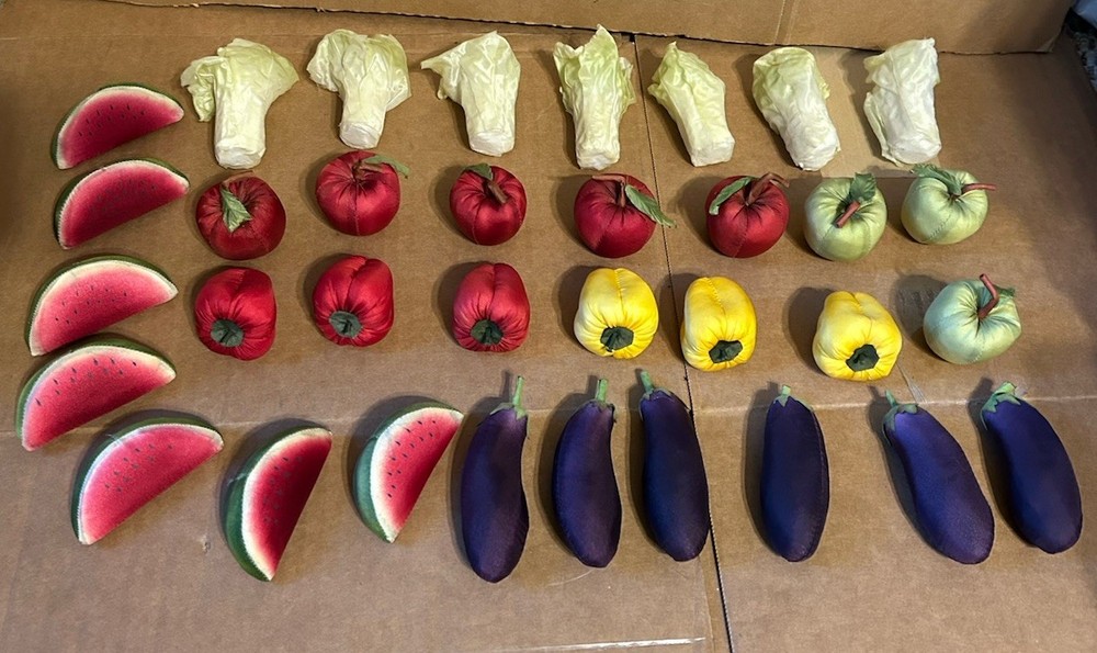 Lot Of 34 Handmade Fabric Fruit & Vegetables Display Decor