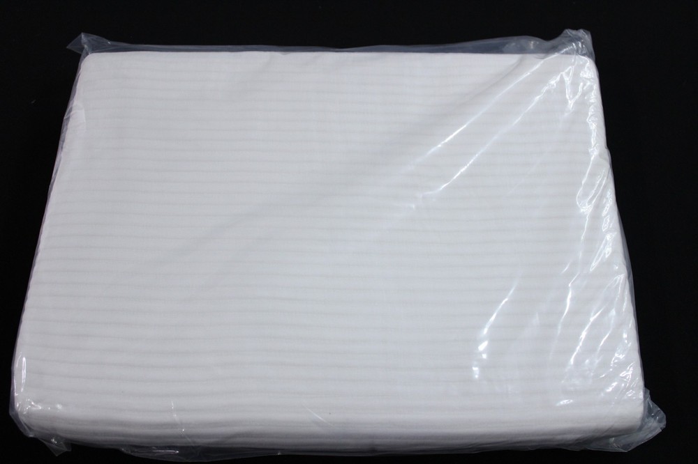 Cozy Earth Adults’ Viscose Bamboo Coverlet NC3 White Size King (109″x97″)