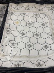 Williams-Sonoma Honeycomb Picnic Basket-READ